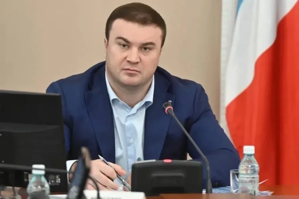 В Омске назвали фейком видео с заявлением Хоценко о нехватке топлива