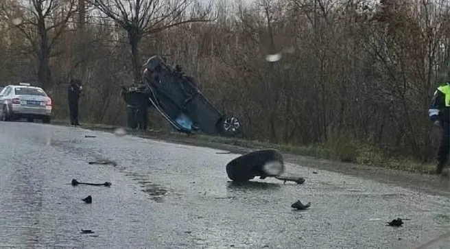 На Черлакском тракте Lada Vesta вылетела на встречку и спровоцировала ДТП