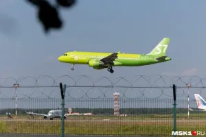 Причиной экстренной посадки Boeing в Омске могло стать падение уровня масла