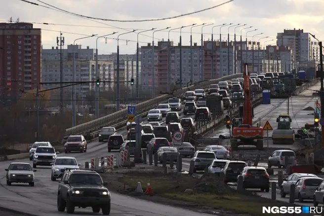 На мосту у Телецентра в Омске в ноябре запустят четвёртую полосу