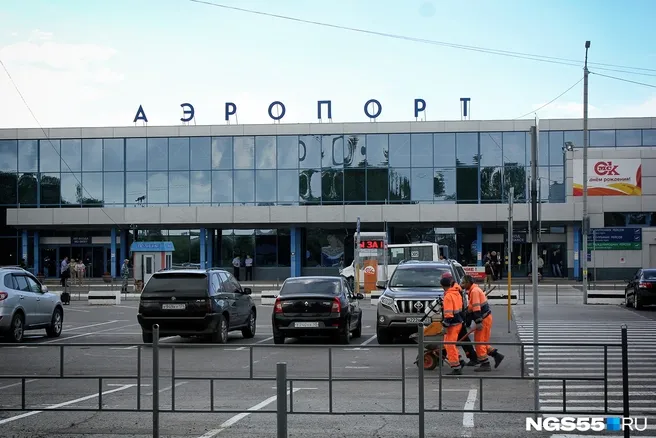 Пять самолётов не сели в Омске из-за тумана, рейсы задержаны