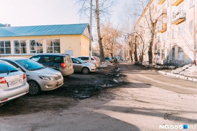 Омичи смогут оплатить парковку через приложение, Сбербанк или СМС