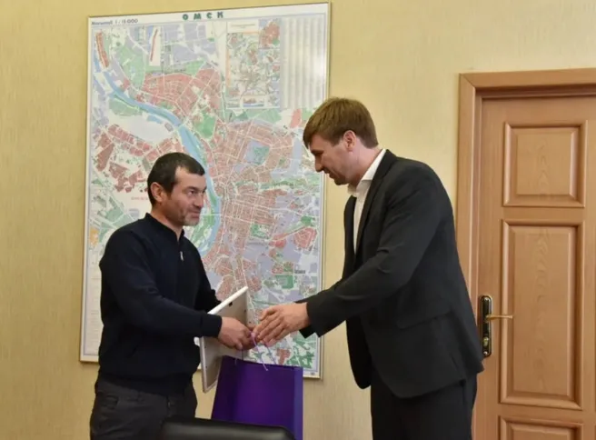 В Омске рыбак спас упавшего в Иртыш подростка