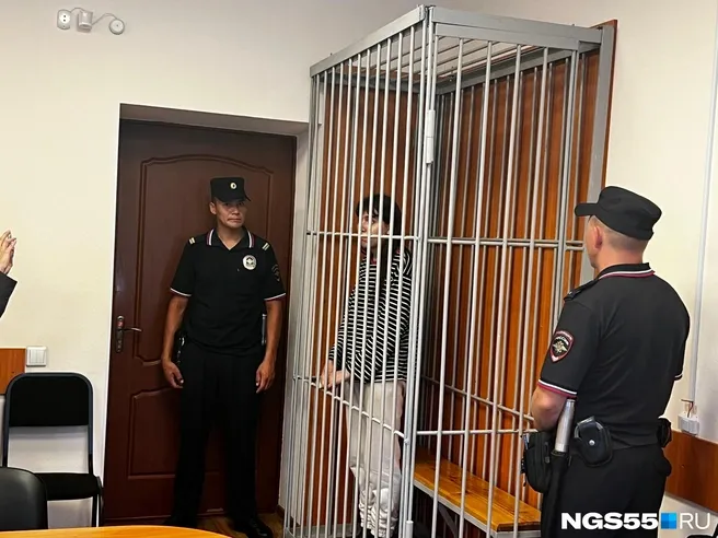Суд продлил арест обвиняемым в убийстве омского студента