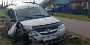 В селе Валуевка водитель «Лады Ларгус» погиб, врезавшись в опору ЛЭП